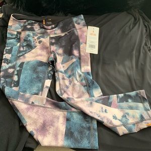 Lucy power train pocket capri pants